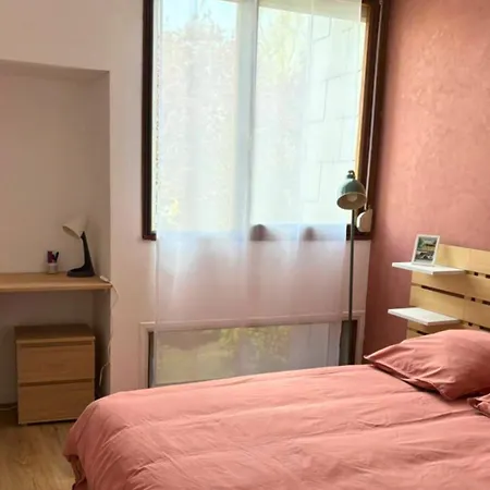 4 Ideal 24h Moto & Voiture Apartment